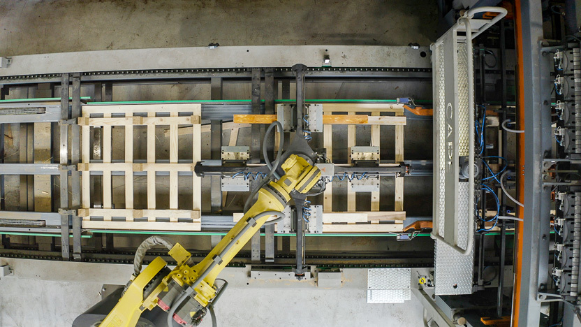 CAPE-Roboter bei der Massenproduktion von Paletten